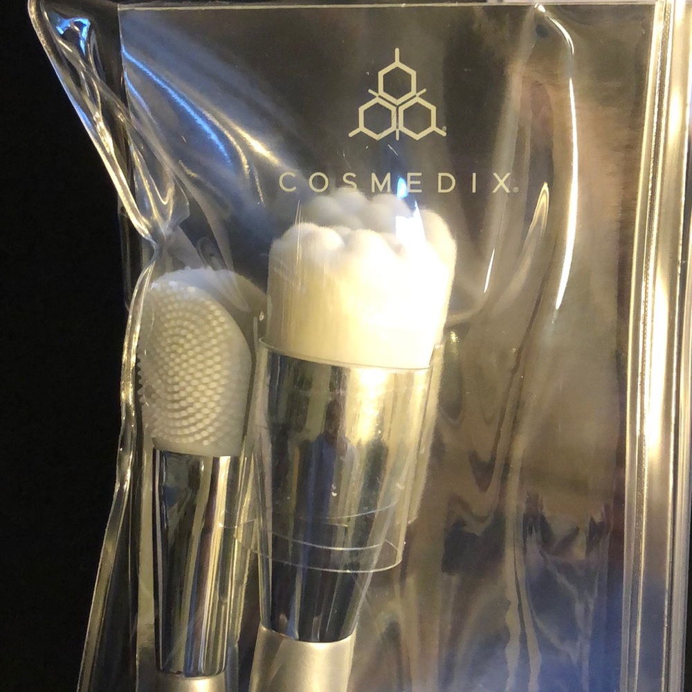 Cosmedix skincare brush set